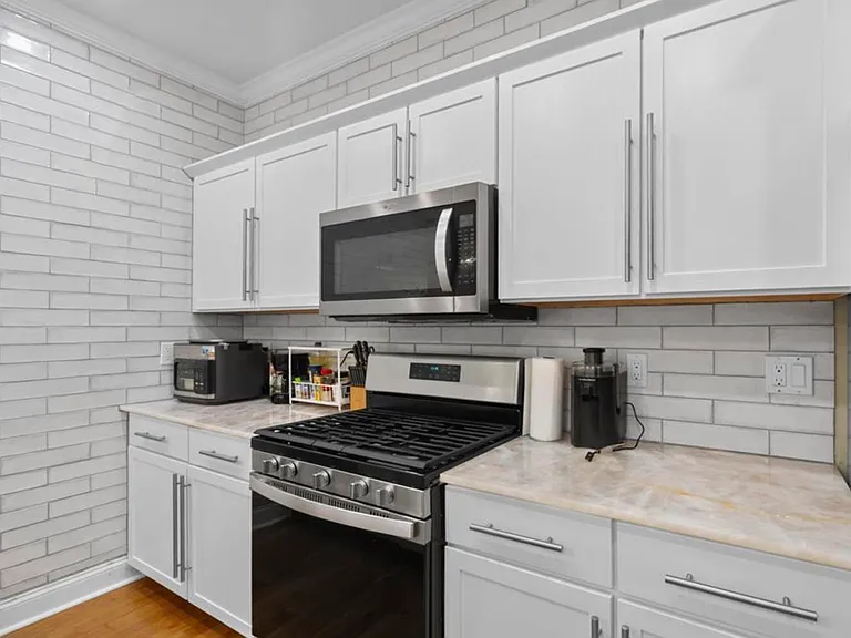 5501 Hudson Ave #407 — Photo 1