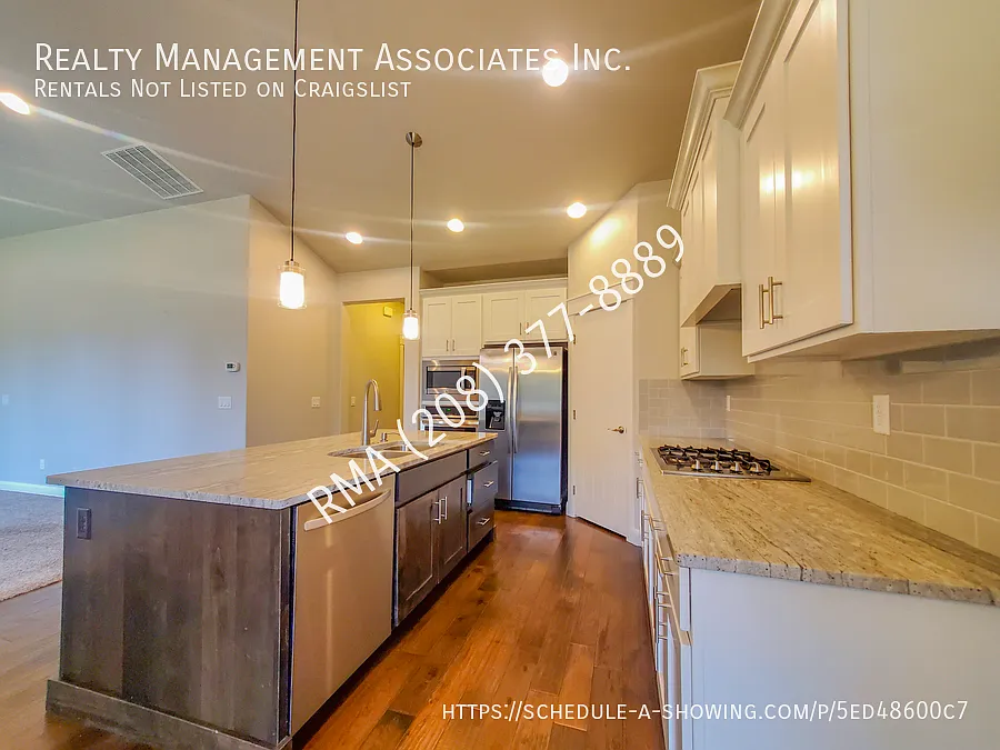 Modern 3 Bedroom Home in South Boise — Photo 4