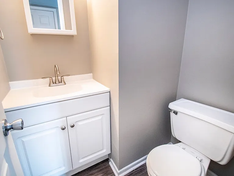 504-604 Cordes Dr — Photo 10