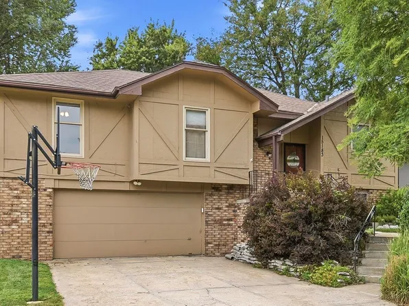 15183 T St, Omaha, NE 68137
