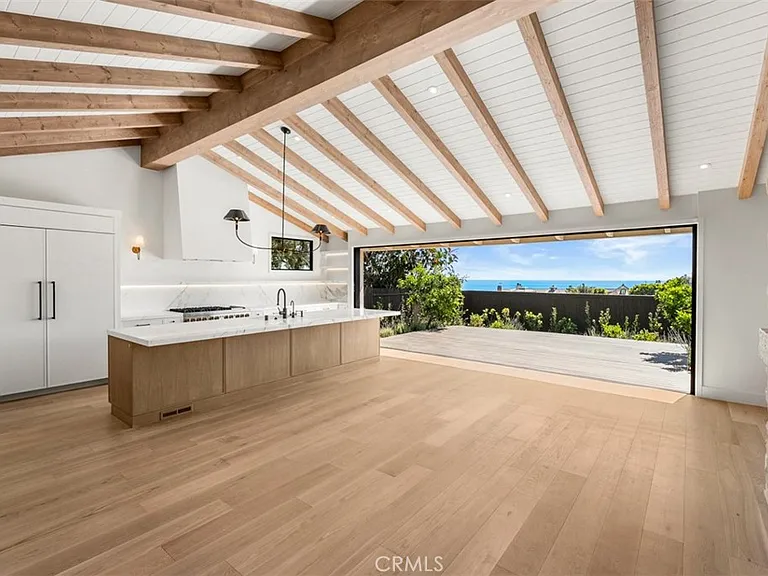 709 Emerald Bay — Photo 5