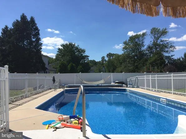 49 Crimson Ct W, Sewell, NJ 08080