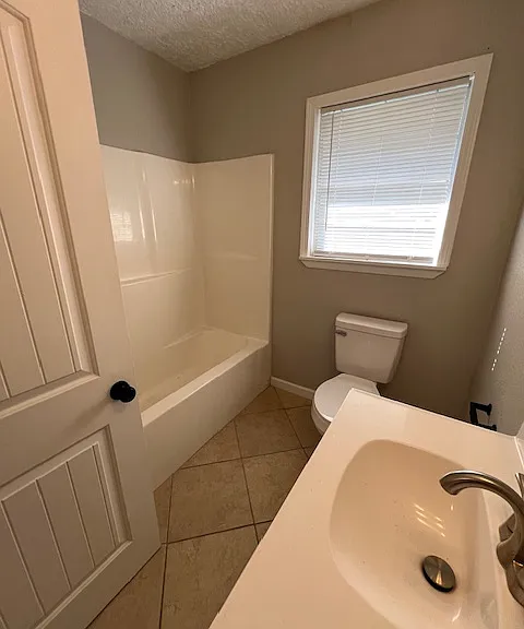 1205 W Wrenway Ave — Photo 13