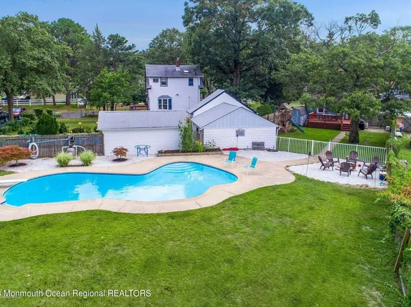 1 8th, Hazlet, NJ 07734