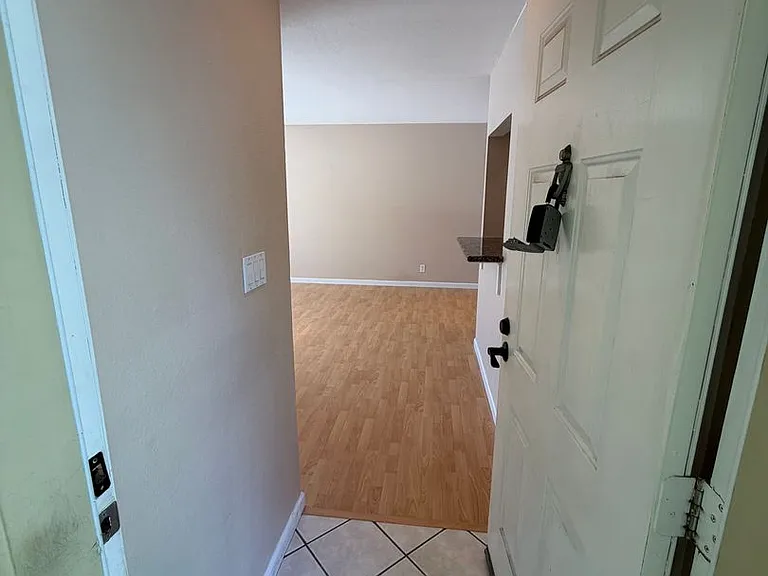 2827 Monument Blvd #24 — Photo 8