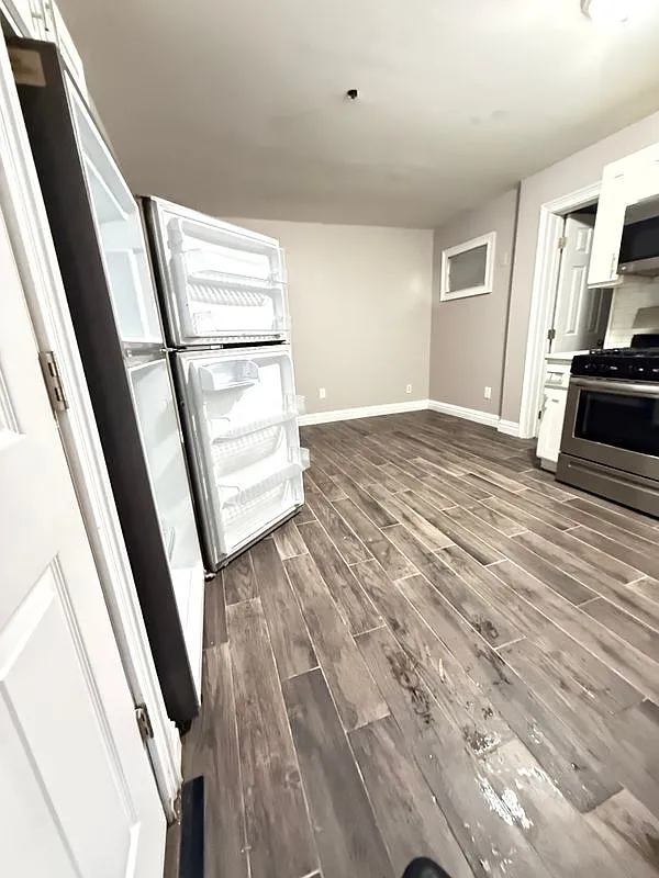 Building Photo - 360 Netherland Ave #BASEMENT