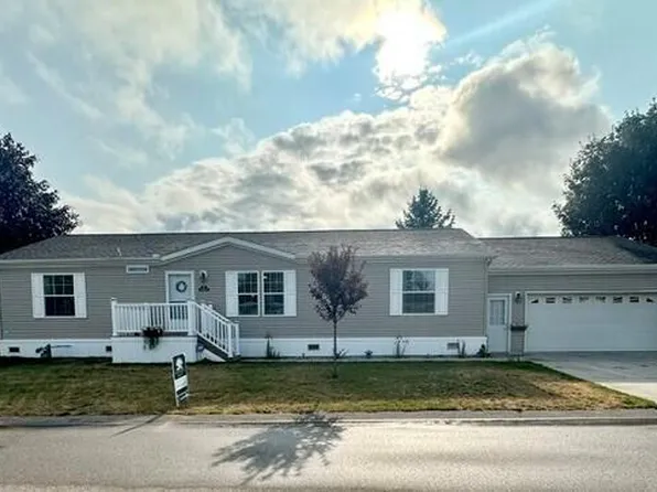 13763 Shamrock Ln NE, Cedar Springs, MI 49319