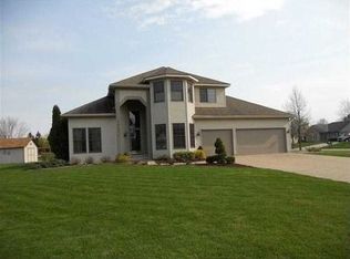 1258 River Bluff Ct, Zeeland, MI 49464