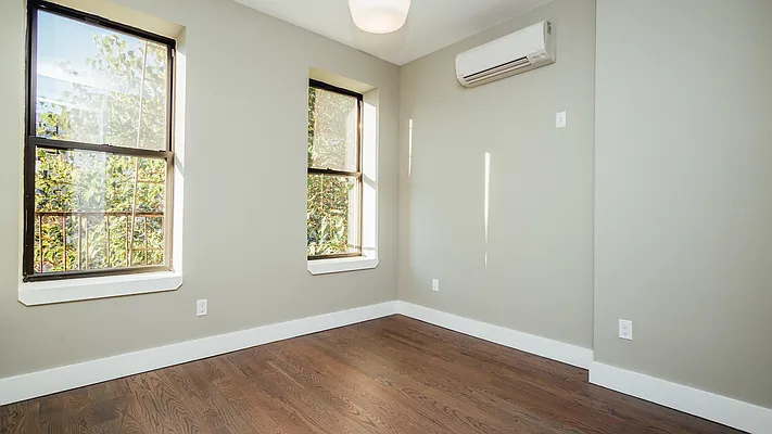 Rented by Nooklyn NYC LLC | media 80