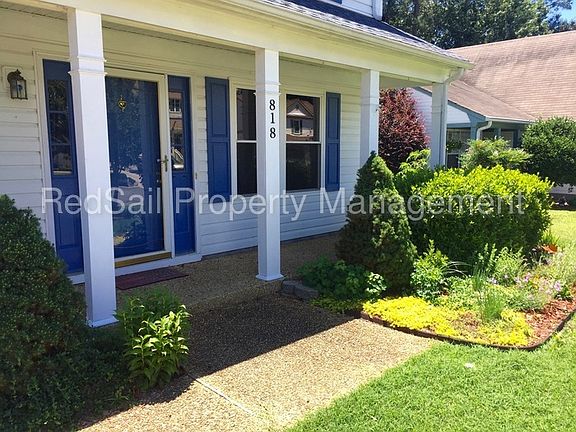 2nd image of 818 McCrae Dr