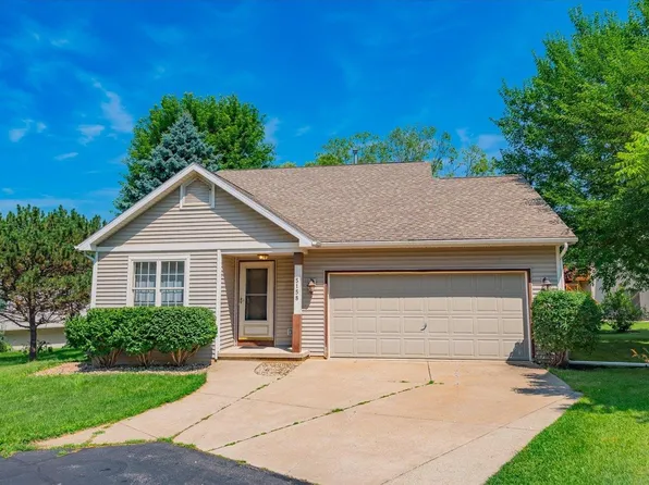 5158 Ridge Oak Dr, Madison, WI 53704