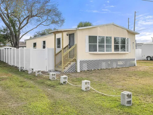 9732 Warrick St, Port Richey, FL 34668