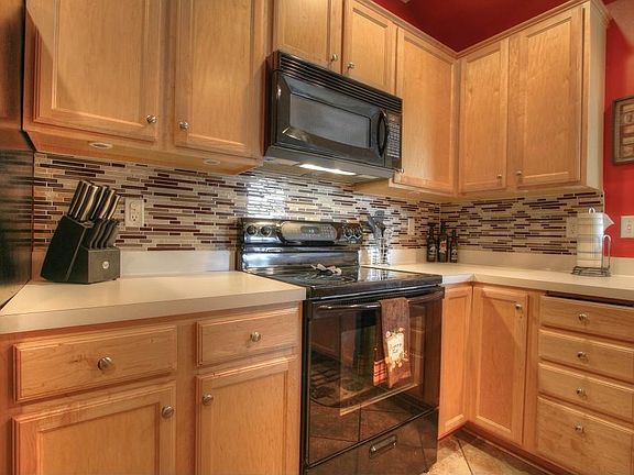 Modern tiled backsplash.