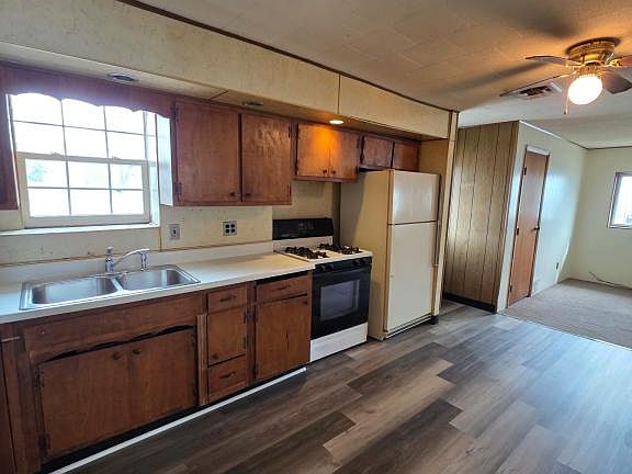 2nd image of 371 W 12th St APT 17