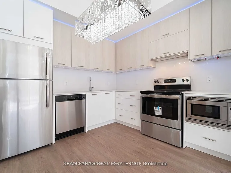 180 Veterans Dr #102 — Photo 2