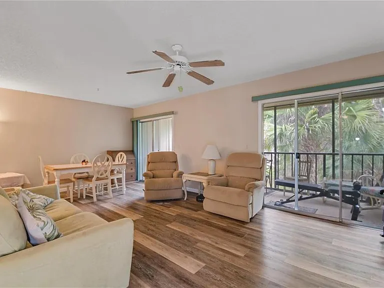 120 Hibiscus Woods Ct #4B — Photo 12