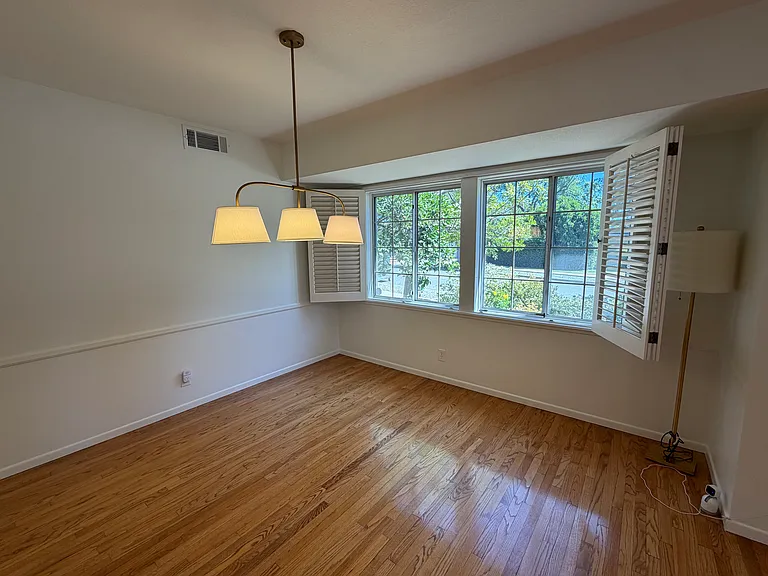 1516 Wells Ave #A — Photo 3