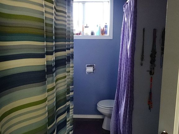 3rd image of 211 E Cowlitz St