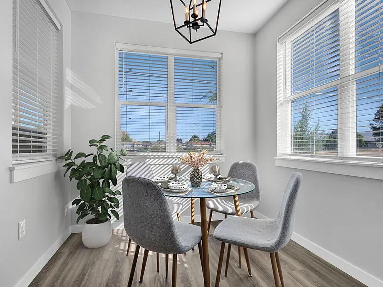 Springtree Apartments — Photo 14