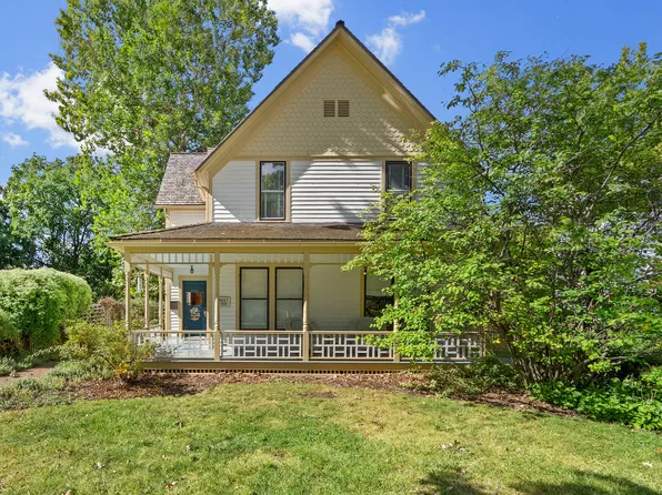 4816 Linscott Ave, Downers Grove, IL 60515