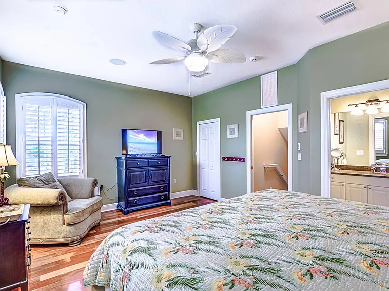 454 Island Cir — Photo 18