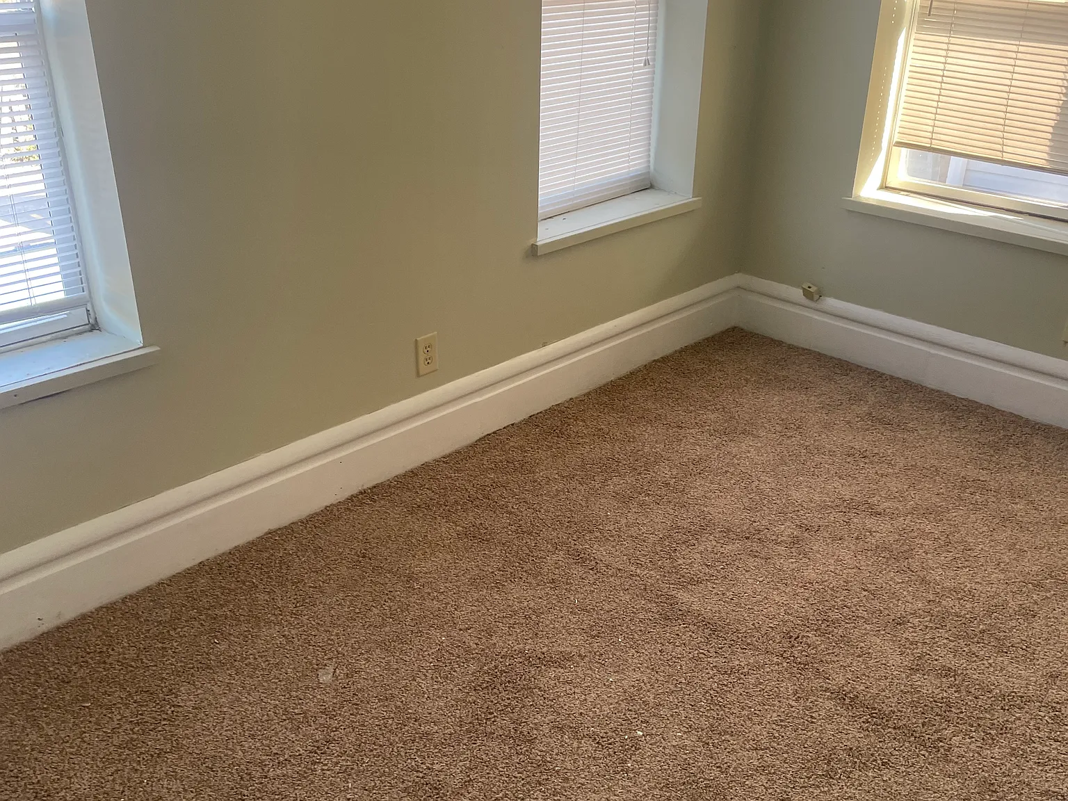 1 bed, 3544 sqft, $750 — Photo 2