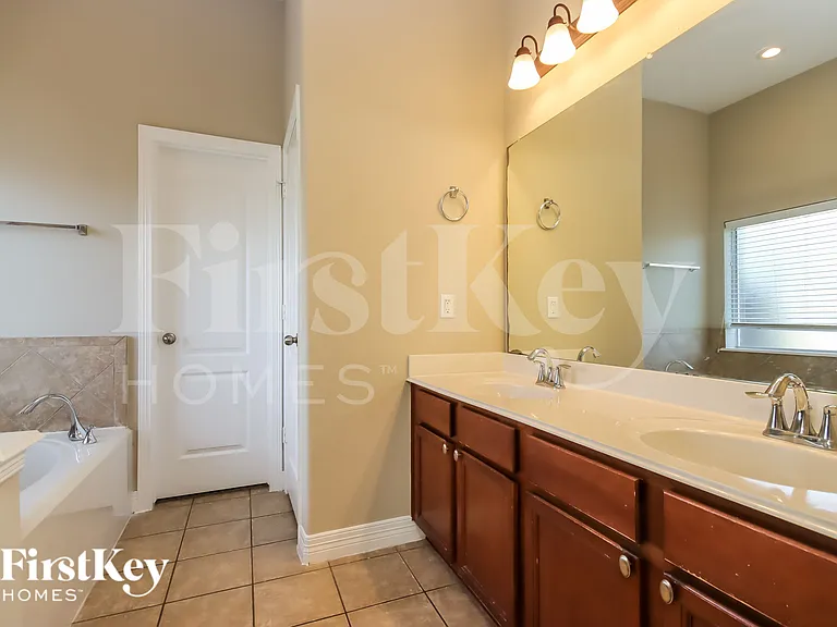 21630 Hansom Dr — Photo 10