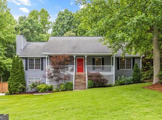 5761 E Emerald Oaks Ln, Acworth, GA