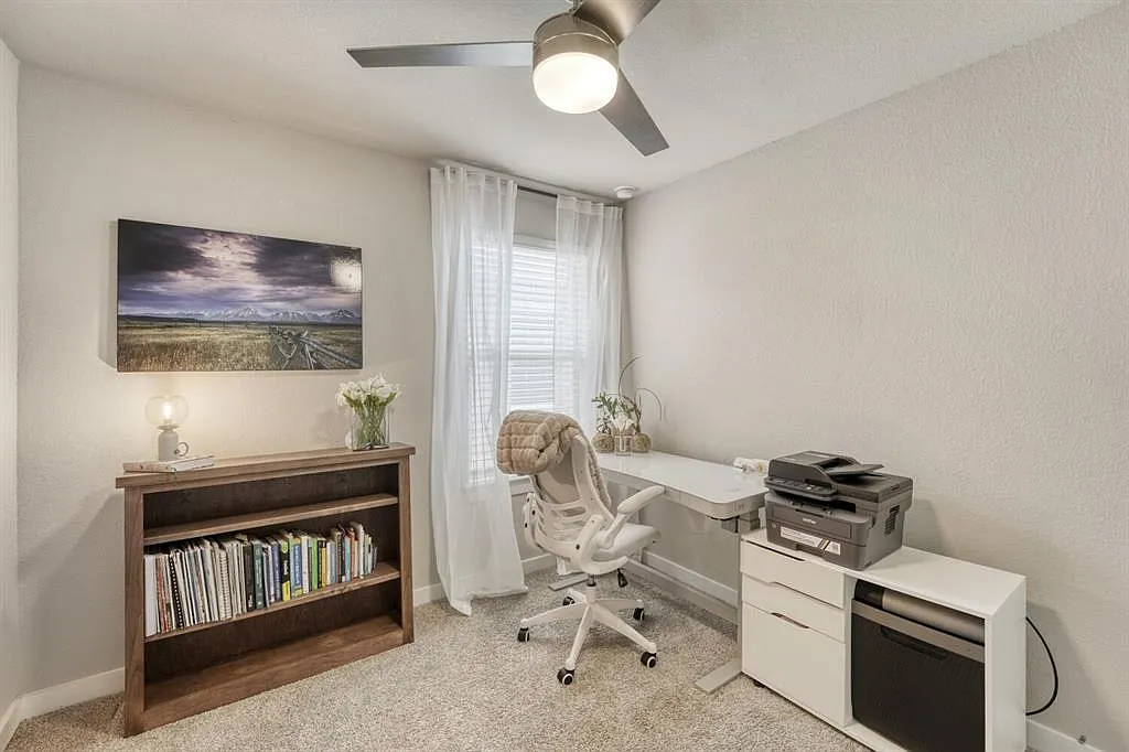 3 bed, 2.0 bath, 1300 sqft, $1,950 — Photo 3