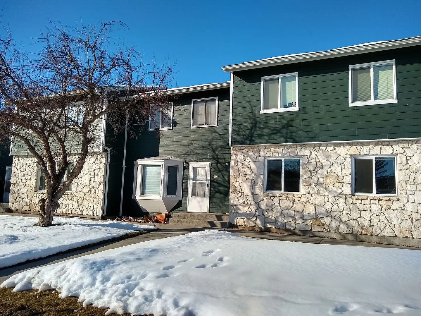 4 Bedroom, 2.5 Bathroom Townhouse, Close to MSU — Photo 4