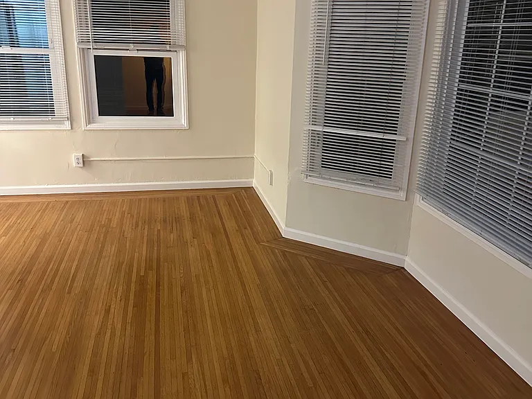 81 Glen Ave — Photo 16