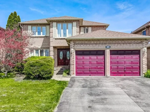 39 Braebrook Dr, Whitby, ON L1R 1V3