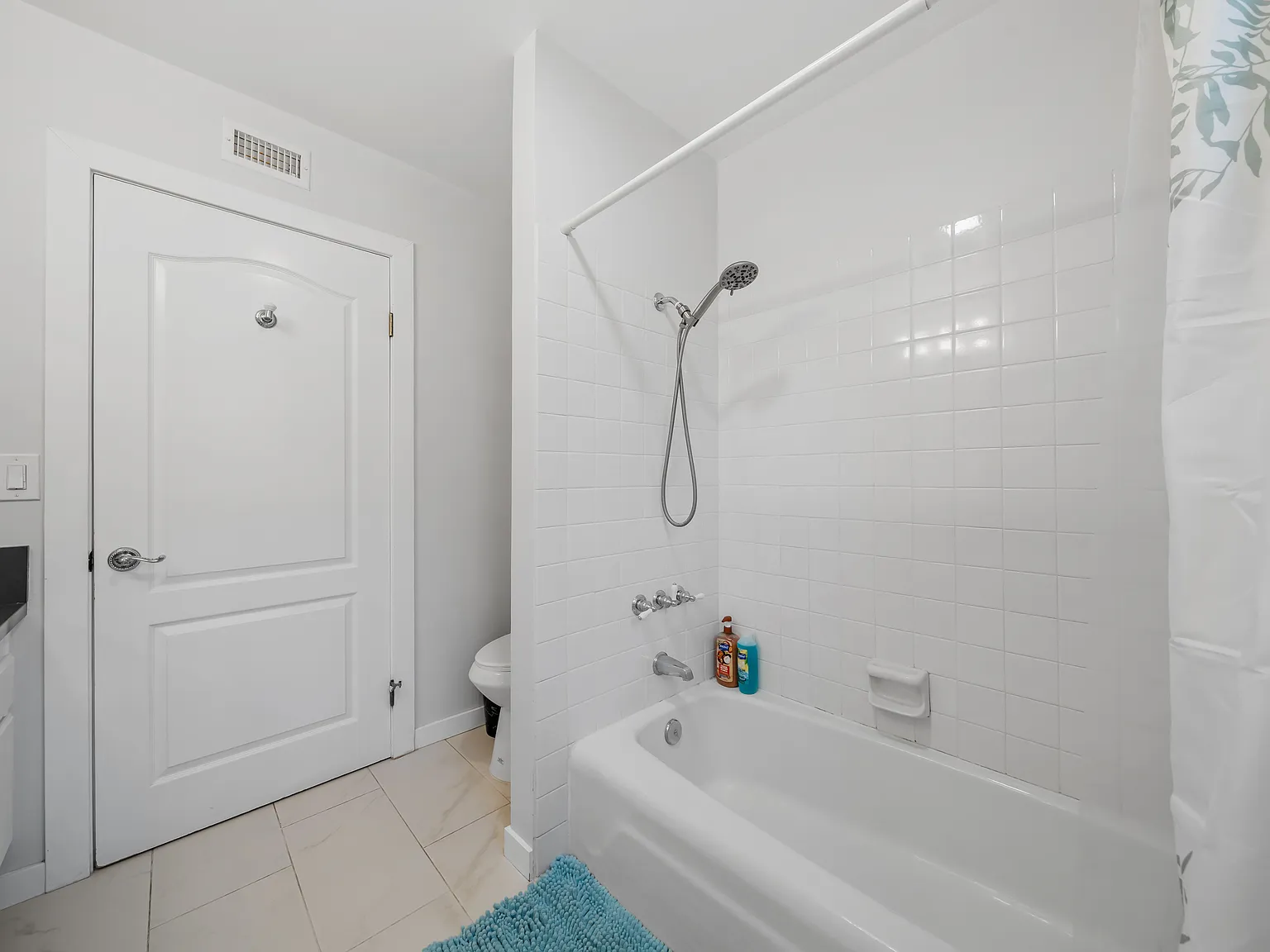 3 bed, 1882 sqft, $8,900 — Photo 2