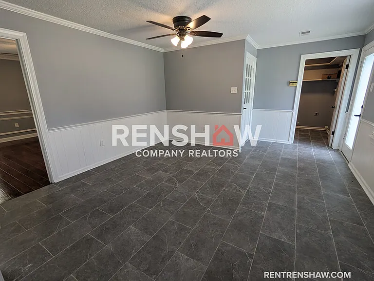 8161 Effingham Dr — Photo 9