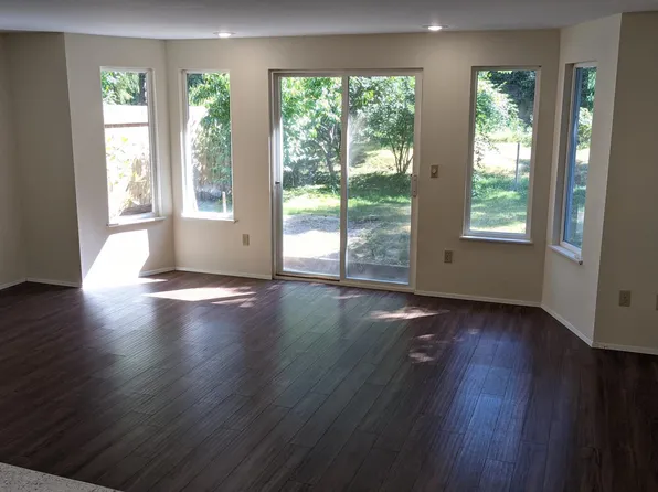23223 Lower Dorre Don Way SE, Maple Valley, WA 98038