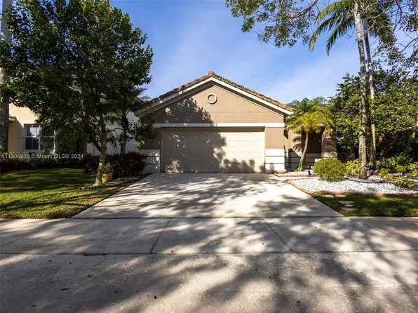1037 Nandina Dr, Weston, FL 33327
