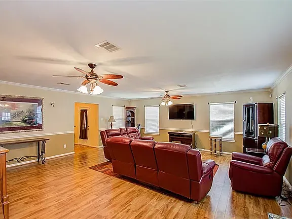 3806 Arbor St — Photo 3