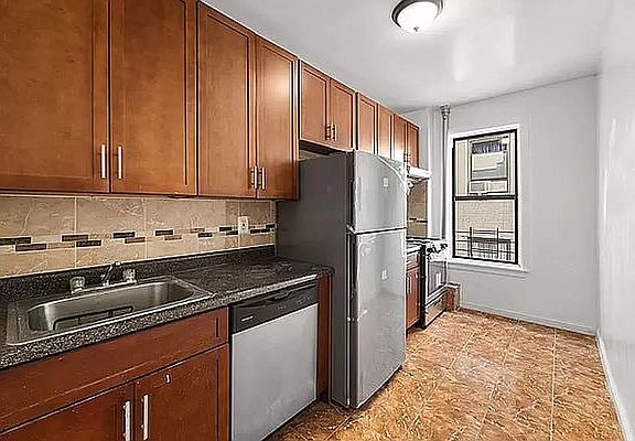 4th image of 38 Fort Washington Ave APT 42