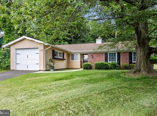 31 Terrace Rd, Levittown, PA 19056