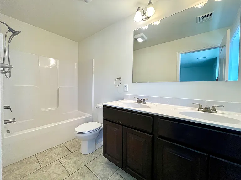 18 Goshen Rd — Photo 11