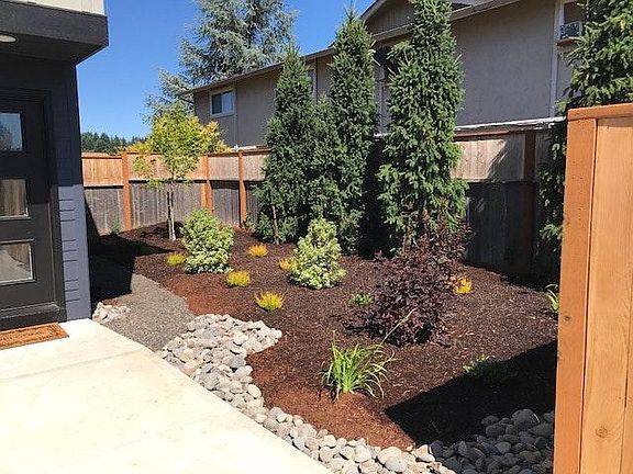 Side Yard next to Unit #5