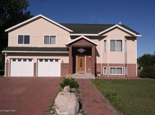 212 3rd St NE, Pelican Rapids, MN 56572