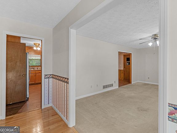 4th image of 125 Valley Hill Rd