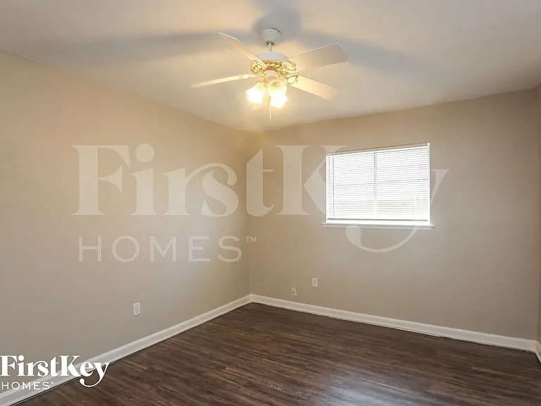 6217 Pine St — Photo 8