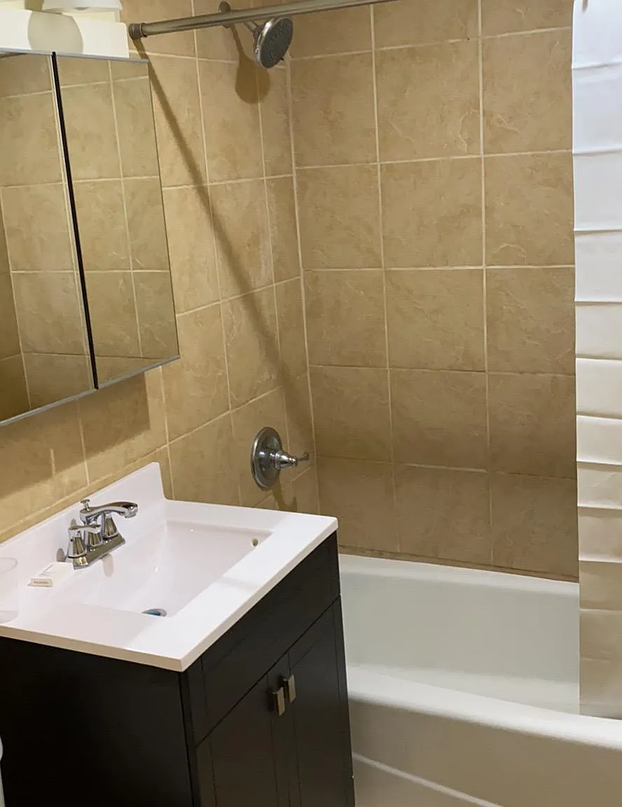 8549 Wornall Road — Photo 4