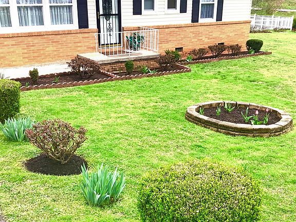 3rd image of 5701 Goldenrod Cir