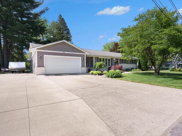 614 Union Ct SE, Grand Rapids, MI 49548