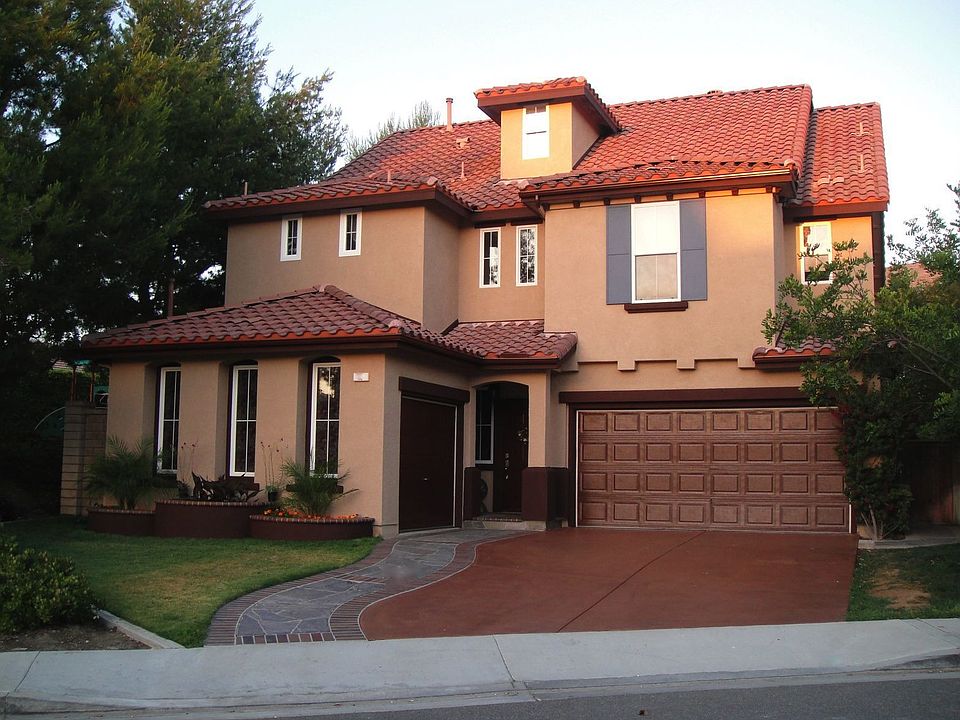 Gorgeous three story!