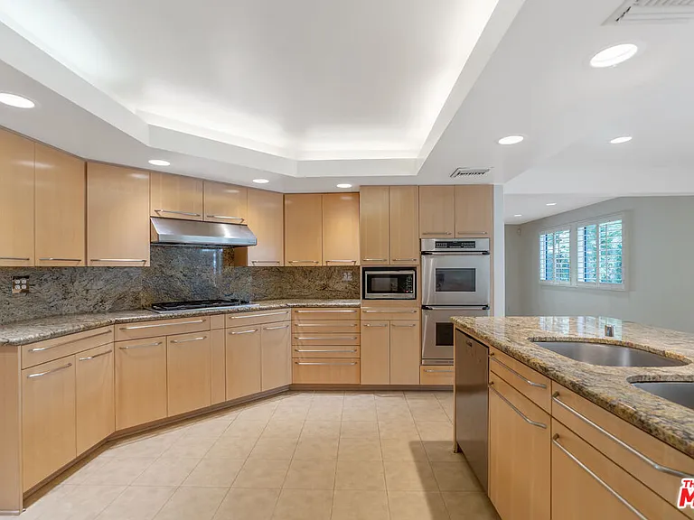 23454 Park Hermosa — Photo 11
