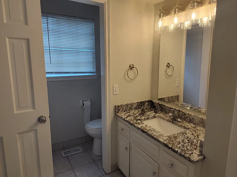 7817 S College Ave — Photo 15